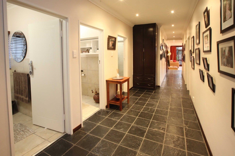 4 Bedroom Property for Sale in Welgemoed Western Cape